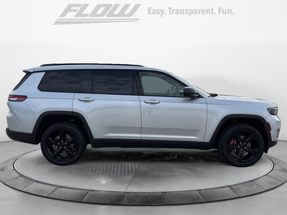 Used 2023 Jeep Grand Cherokee L Laredo image 9
