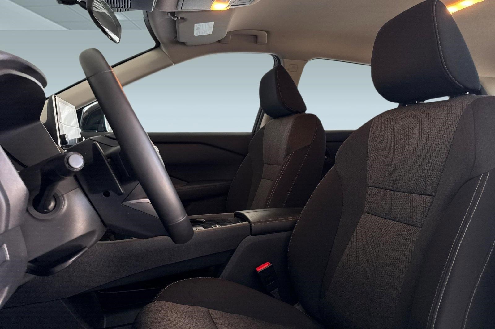Used 2025 Nissan Rogue SV FWD image 5