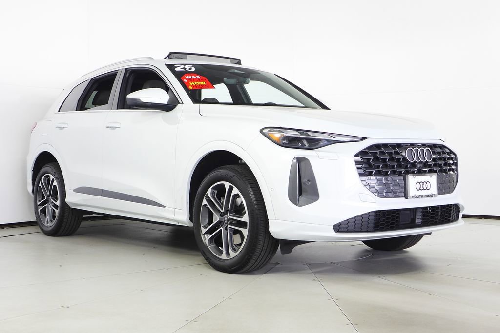 Used 2025 Audi Q5 Premium w/ Convenience Package image 4