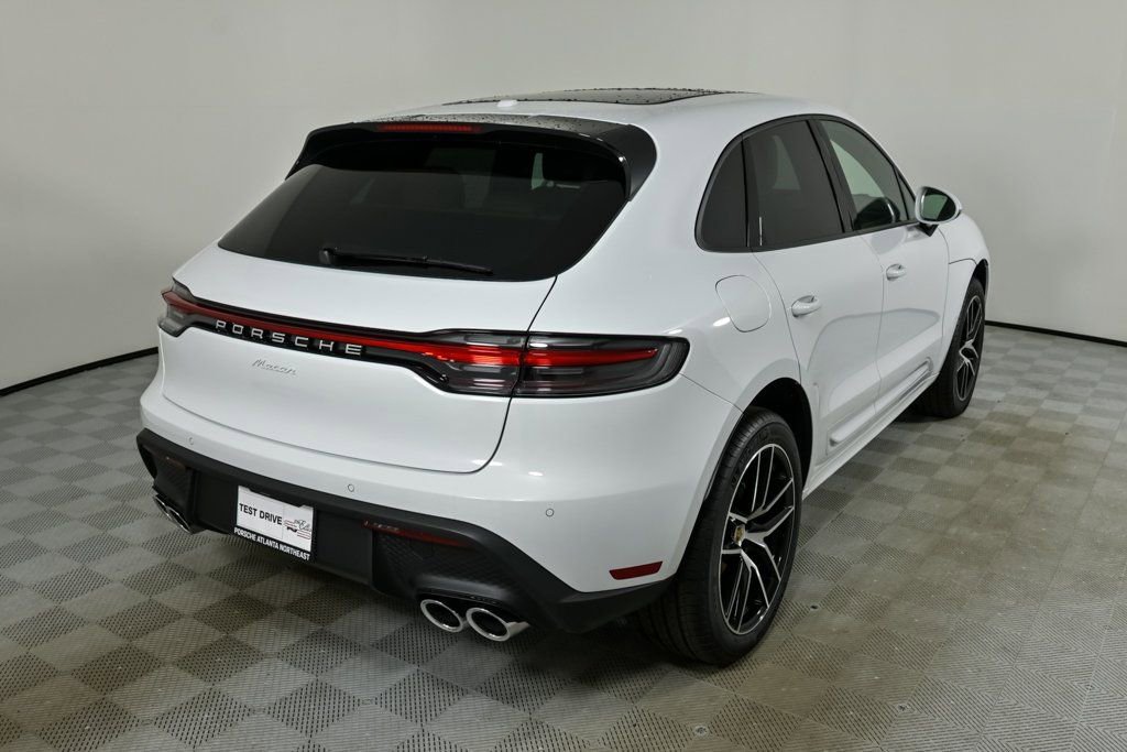 Certified 2025 Porsche Macan image 28
