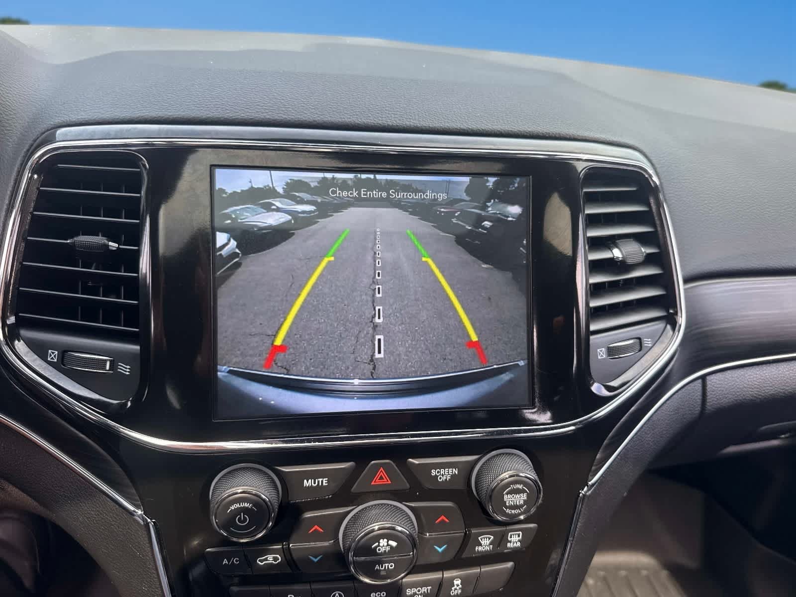 Used 2021 Jeep Grand Cherokee Limited AWD/4WD image 26