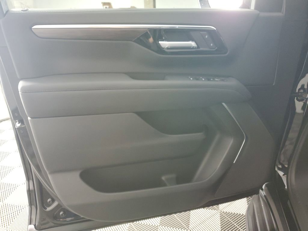 New 2026 Chevrolet Suburban LS image 26