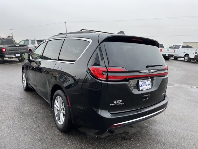 Used 2022 Chrysler Pacifica Touring image 9