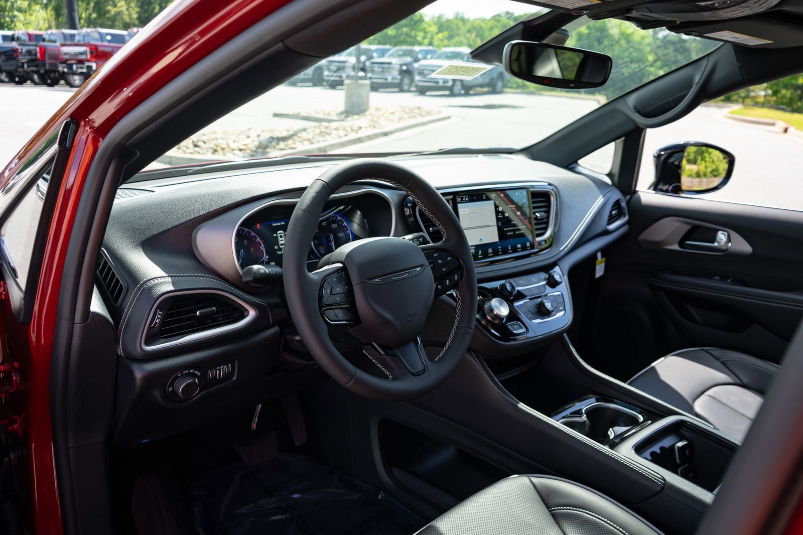 New 2027 Chrysler Pacifica Select FWD image 13