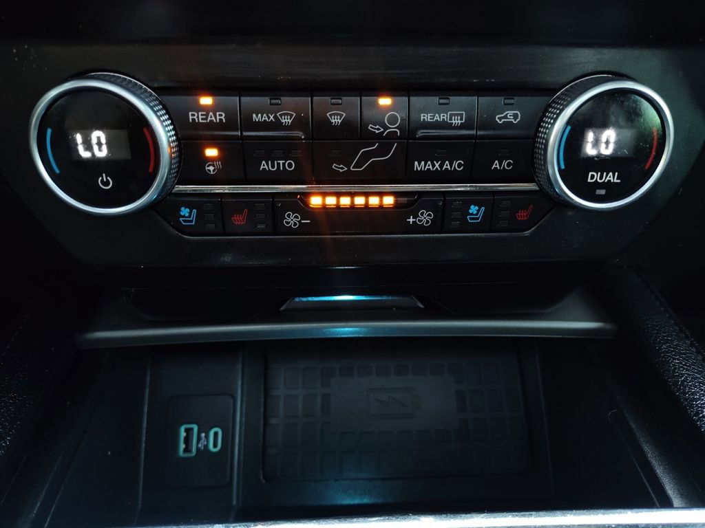 Used 2021 Ford Expedition XLT image 4