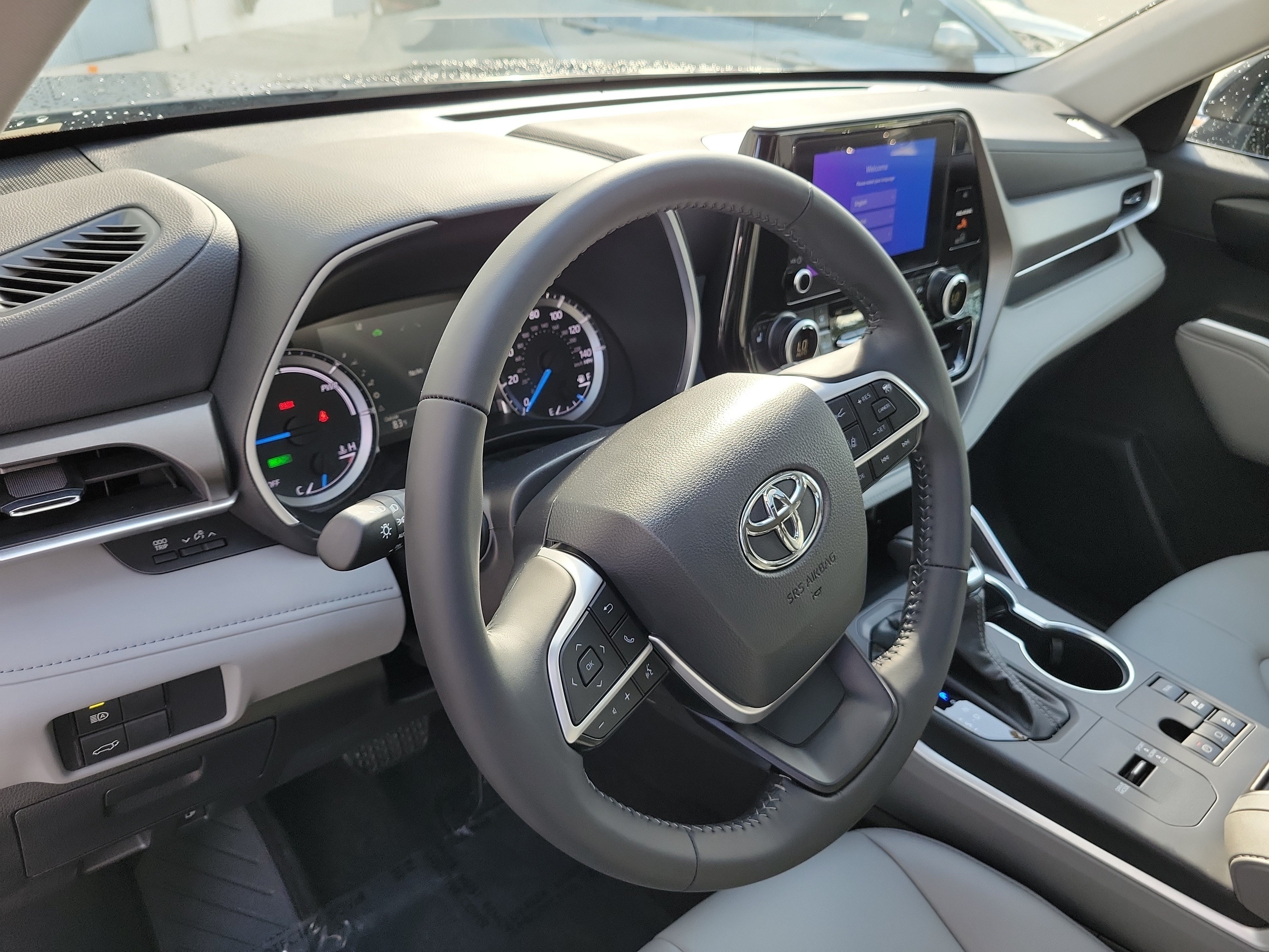 Used 2025 Toyota Highlander XLE AWD/4WD image 27