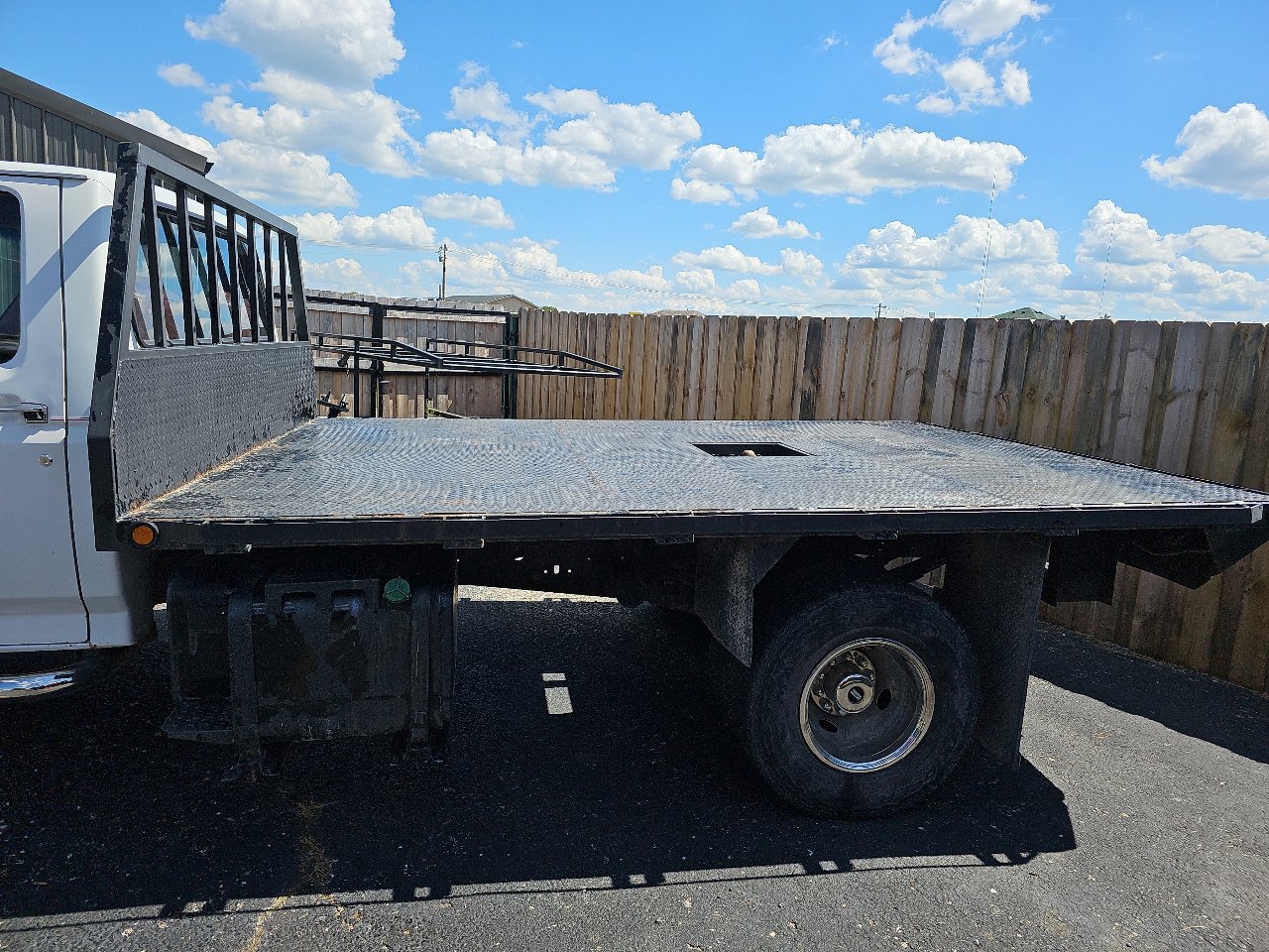 Used 1989 Ford F450 2WD Regular Cab Super Duty image 3