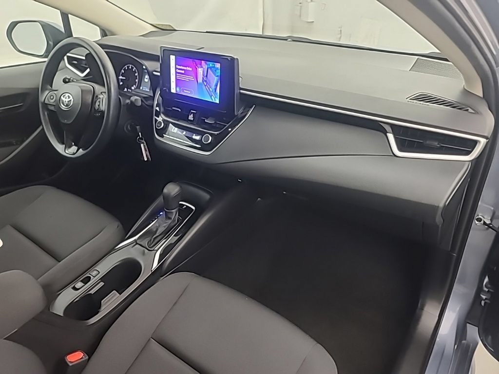 Used 2025 Toyota Corolla LE FWD image 15