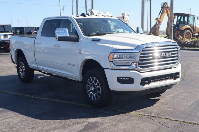 Used 2024 RAM 3500 Limited image 2