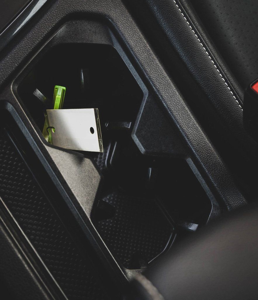 Used 2022 Volkswagen Tiguan SE R-Line image 17