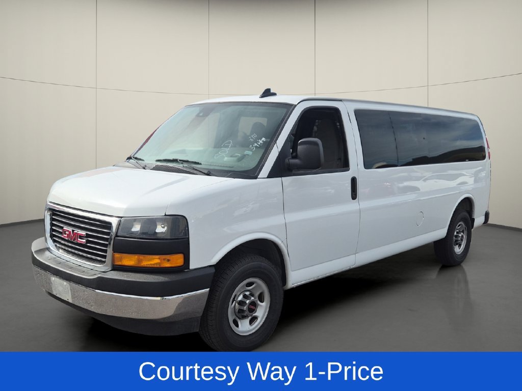 Used 2025 GMC Savana 3500 LT w/ LT Preferred Equipment Group RWD image 4