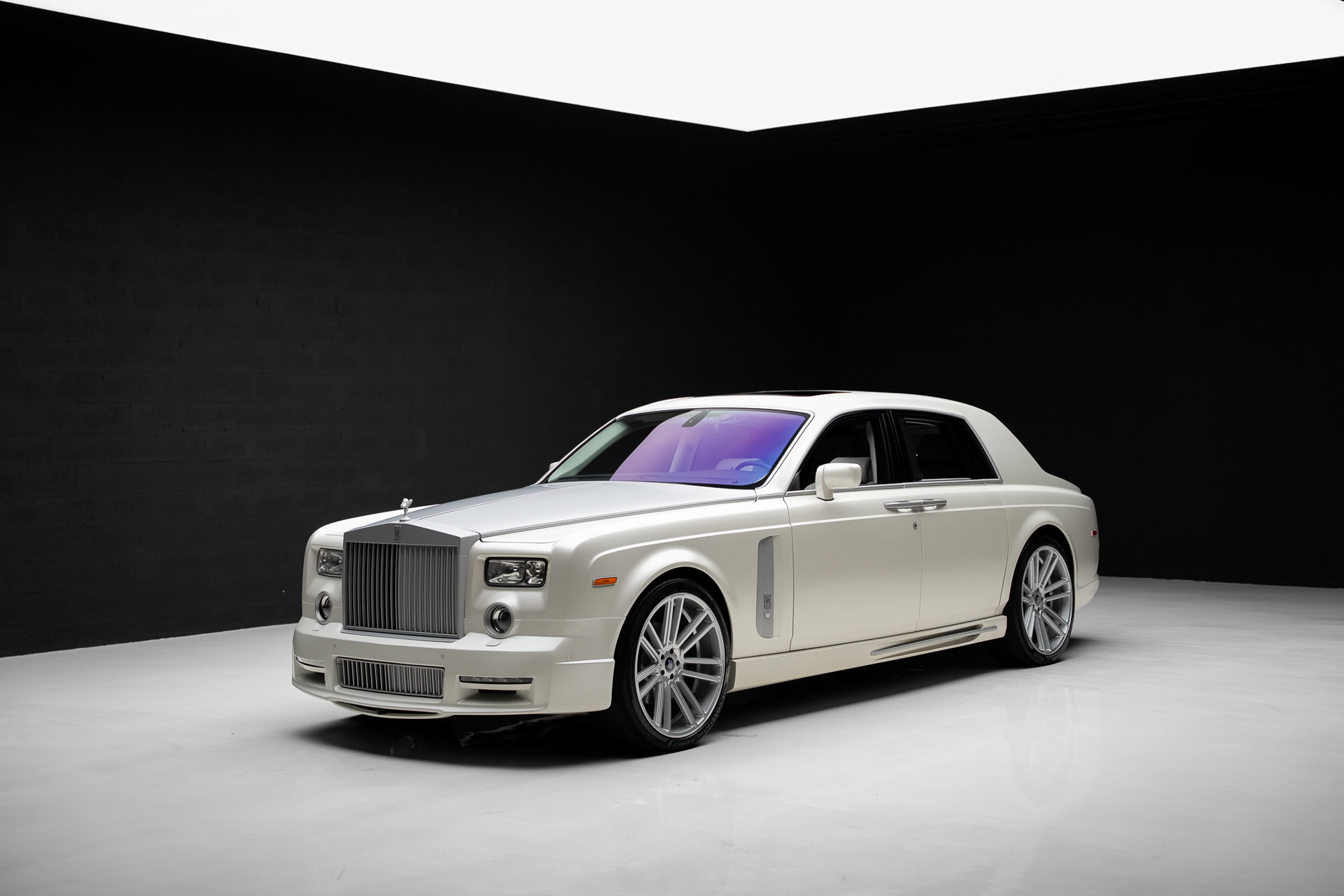 Used 2009 Rolls-Royce Phantom Sedan RWD image 4