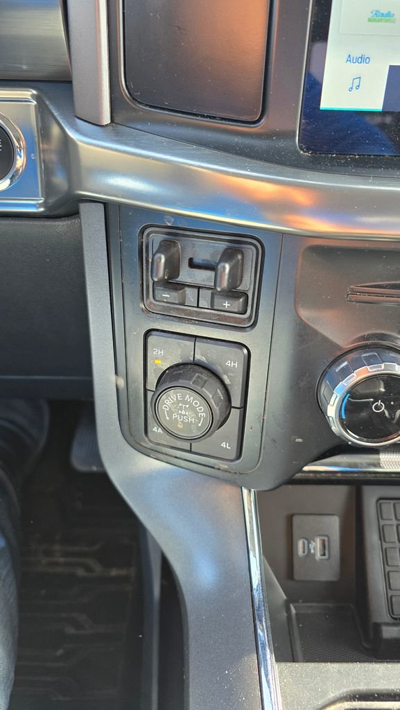 Used 2023 Ford F150 Lariat w/ FX4 Off-Road Package image 21