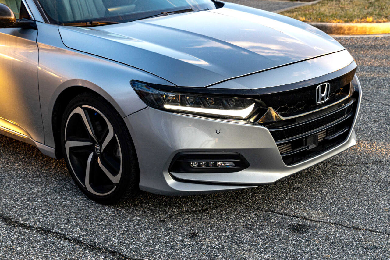 Used 2018 Honda Accord Touring image 9