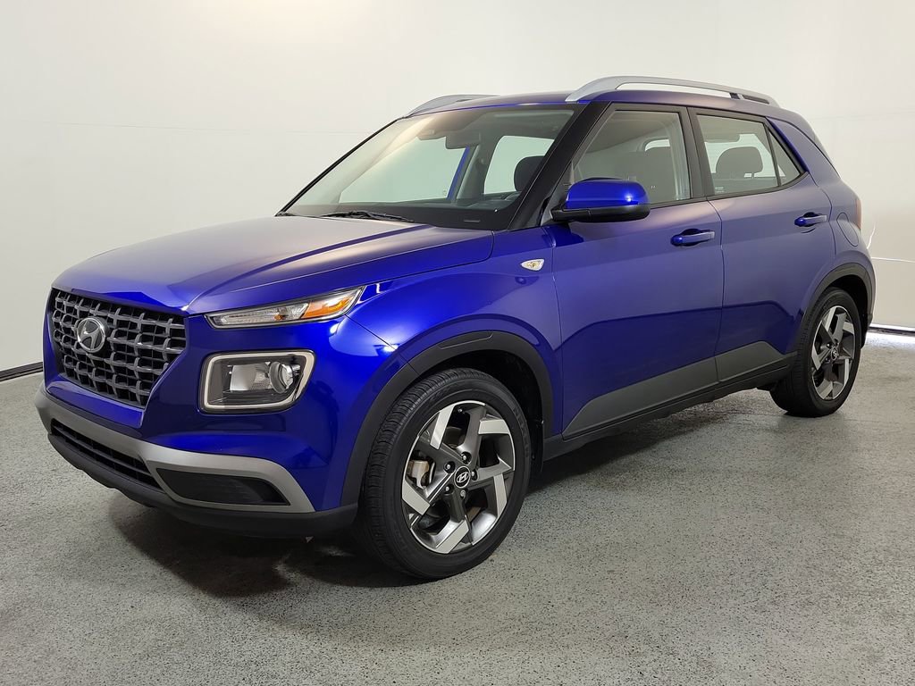 Used 2023 Hyundai Venue SEL FWD image 3