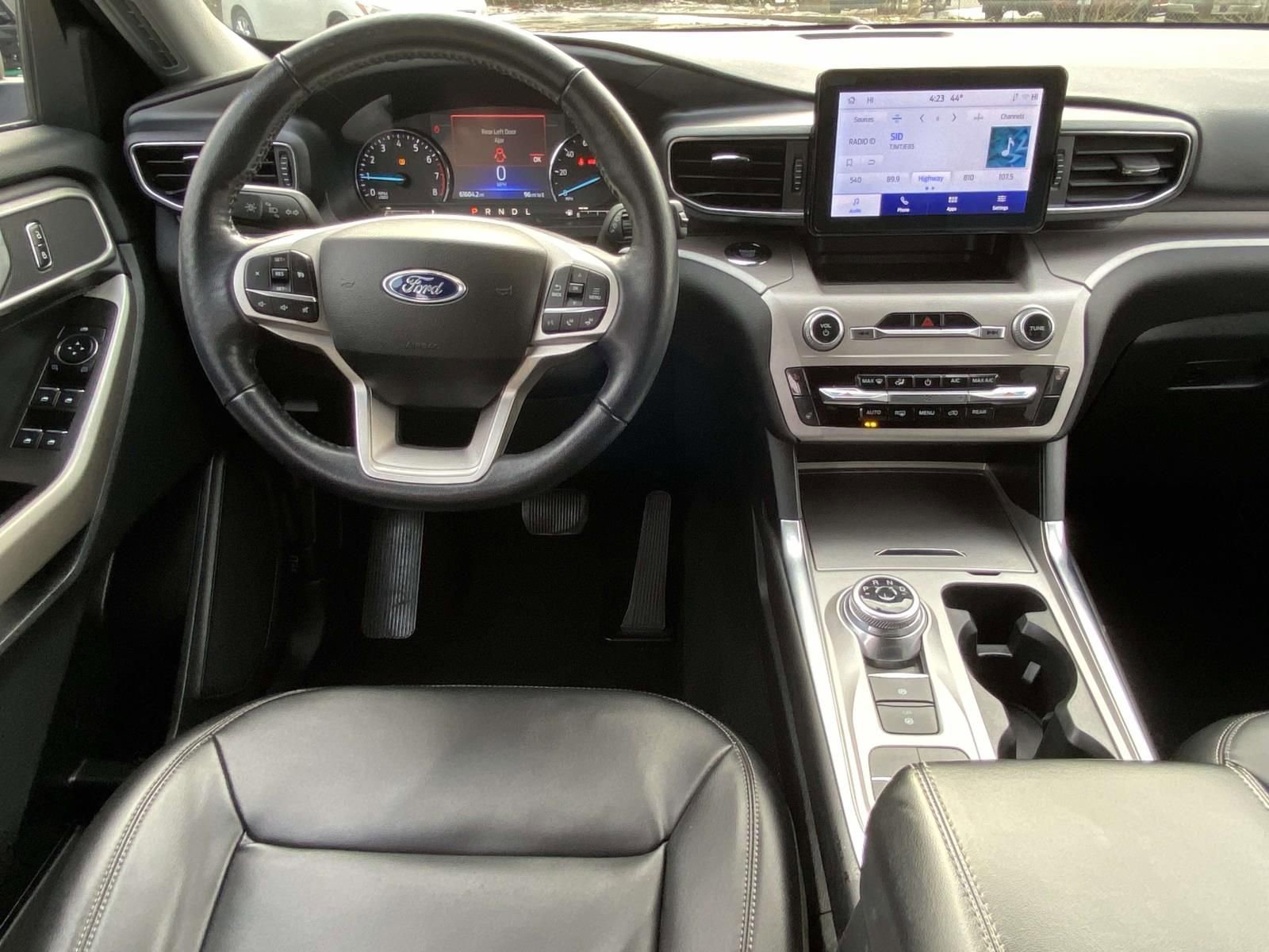 Used 2023 Ford Explorer XLT w/ Equipment Group 202A image 10