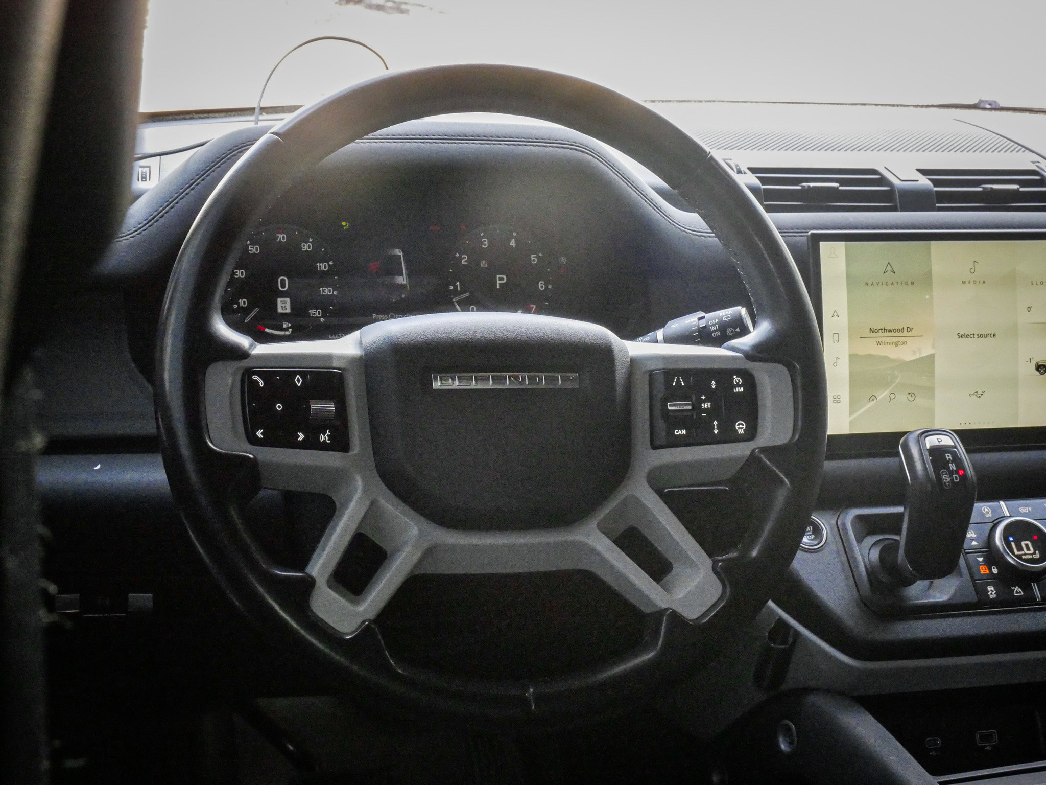 Used 2023 Land Rover Defender 130 X-Dynamic SE AWD/4WD image 6