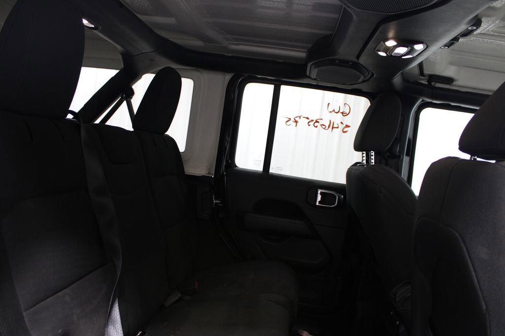 Used 2023 Jeep Wrangler Sahara image 21