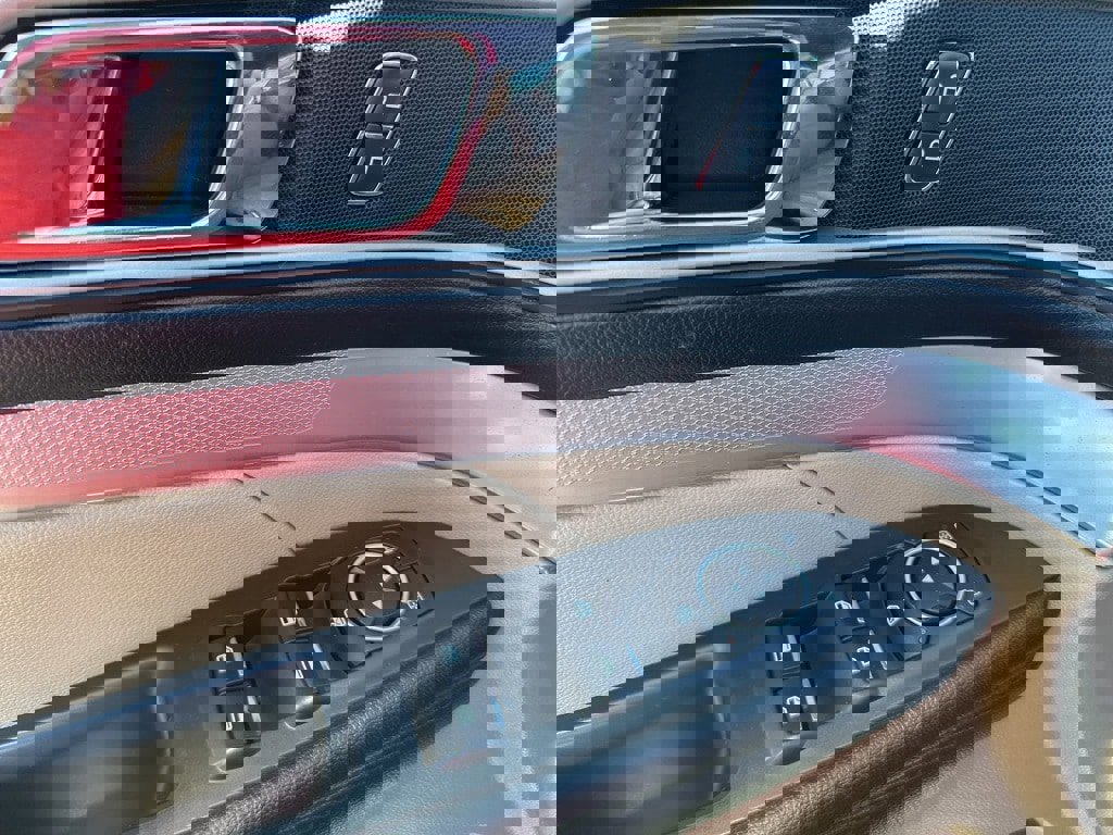 Used 2016 Ford Explorer XLT w/ Equipment Group 202A image 15