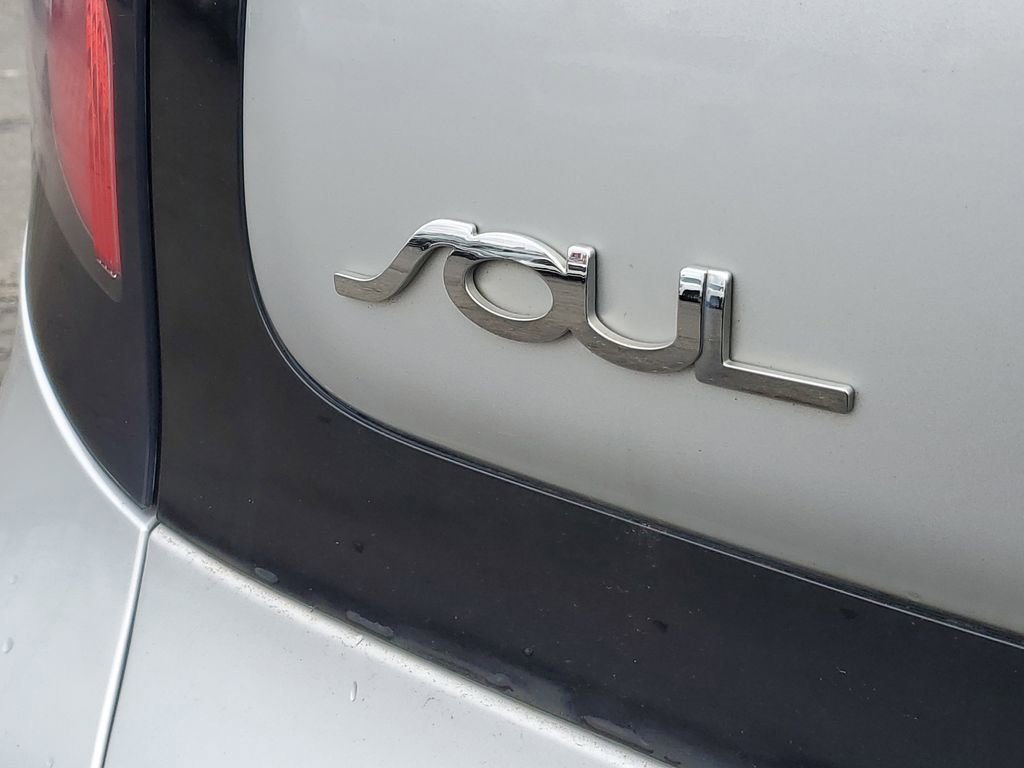 Used 2015 Kia Soul + image 26