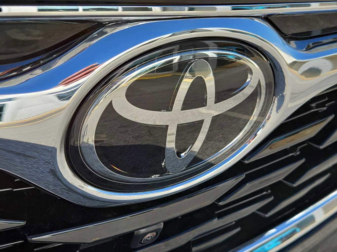New 2026 Toyota Highlander Limited AWD/4WD image 4