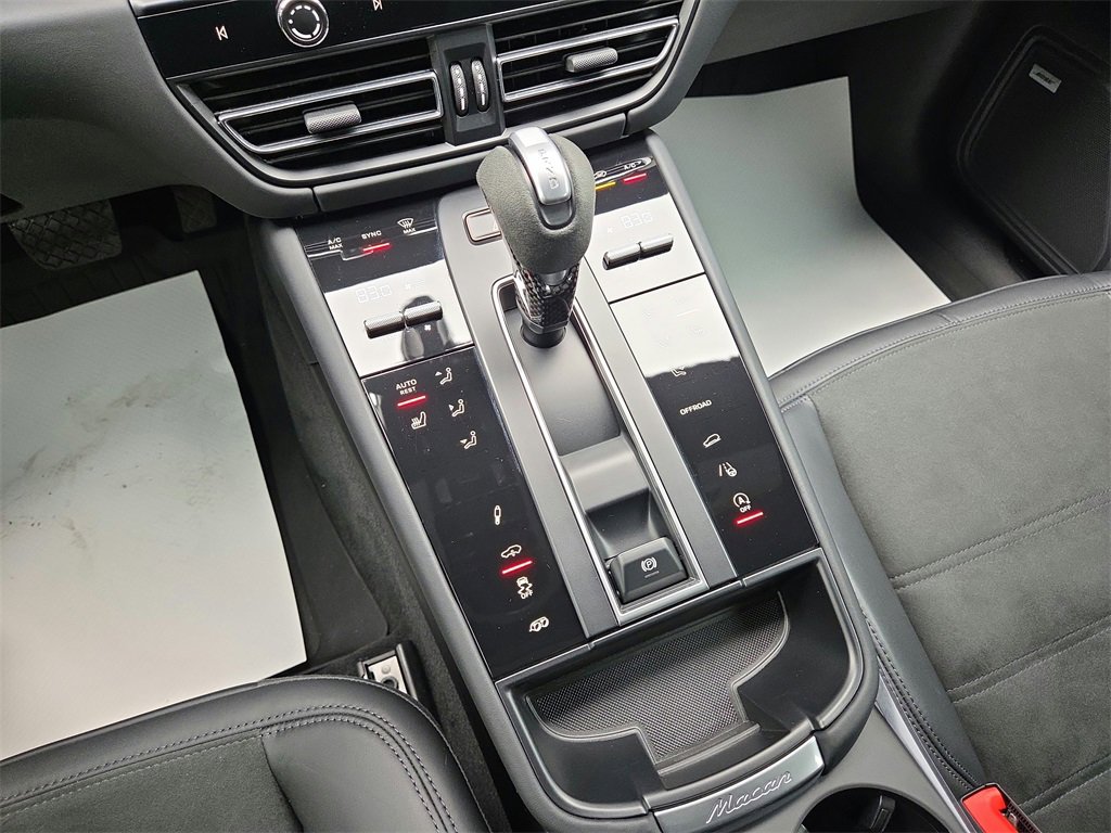 Used 2023 Porsche Macan GTS image 14