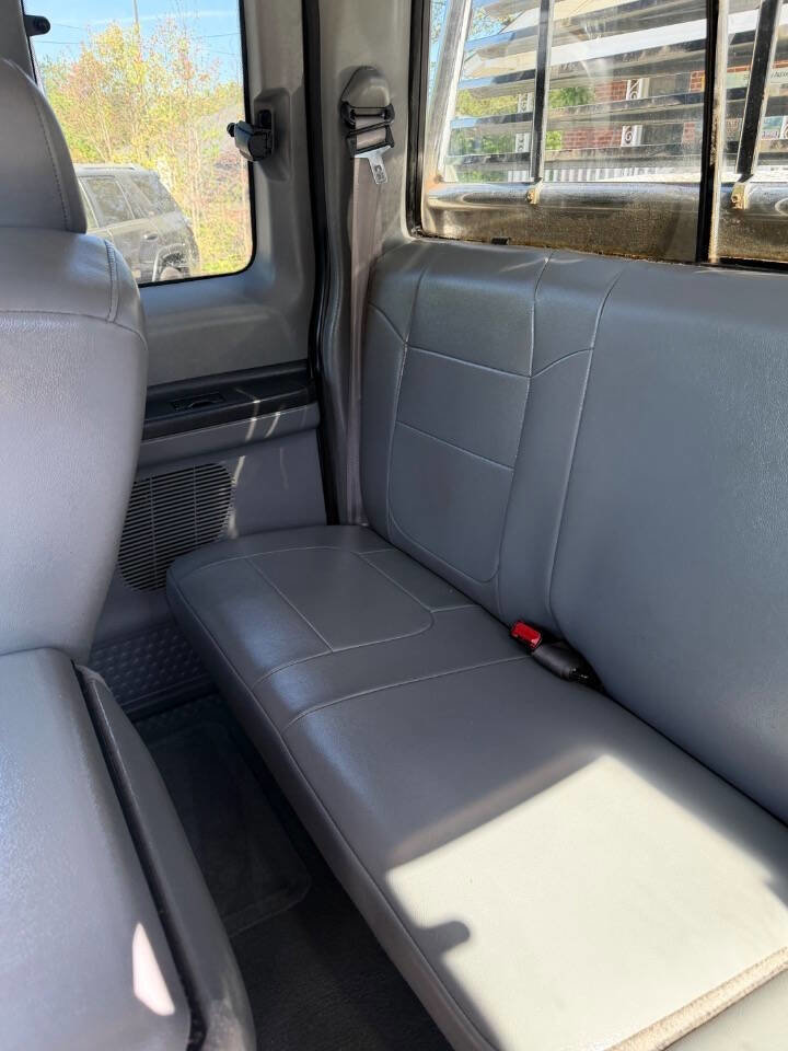 Used 2006 Ford F350 Lariat AWD/4WD image 11