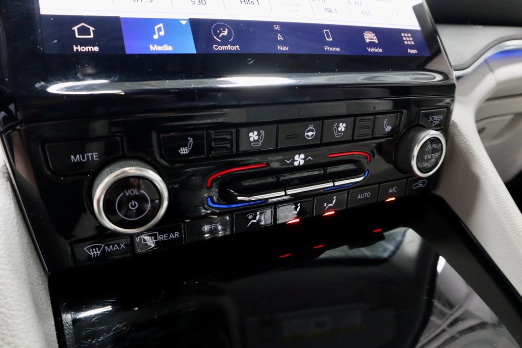 Used 2023 Jeep Grand Cherokee L Overland image 37