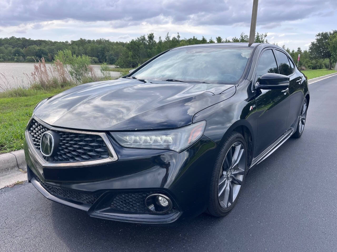 Used 2018 Acura TLX V6 w/ Technology & A-SPEC Pkg FWD image 2