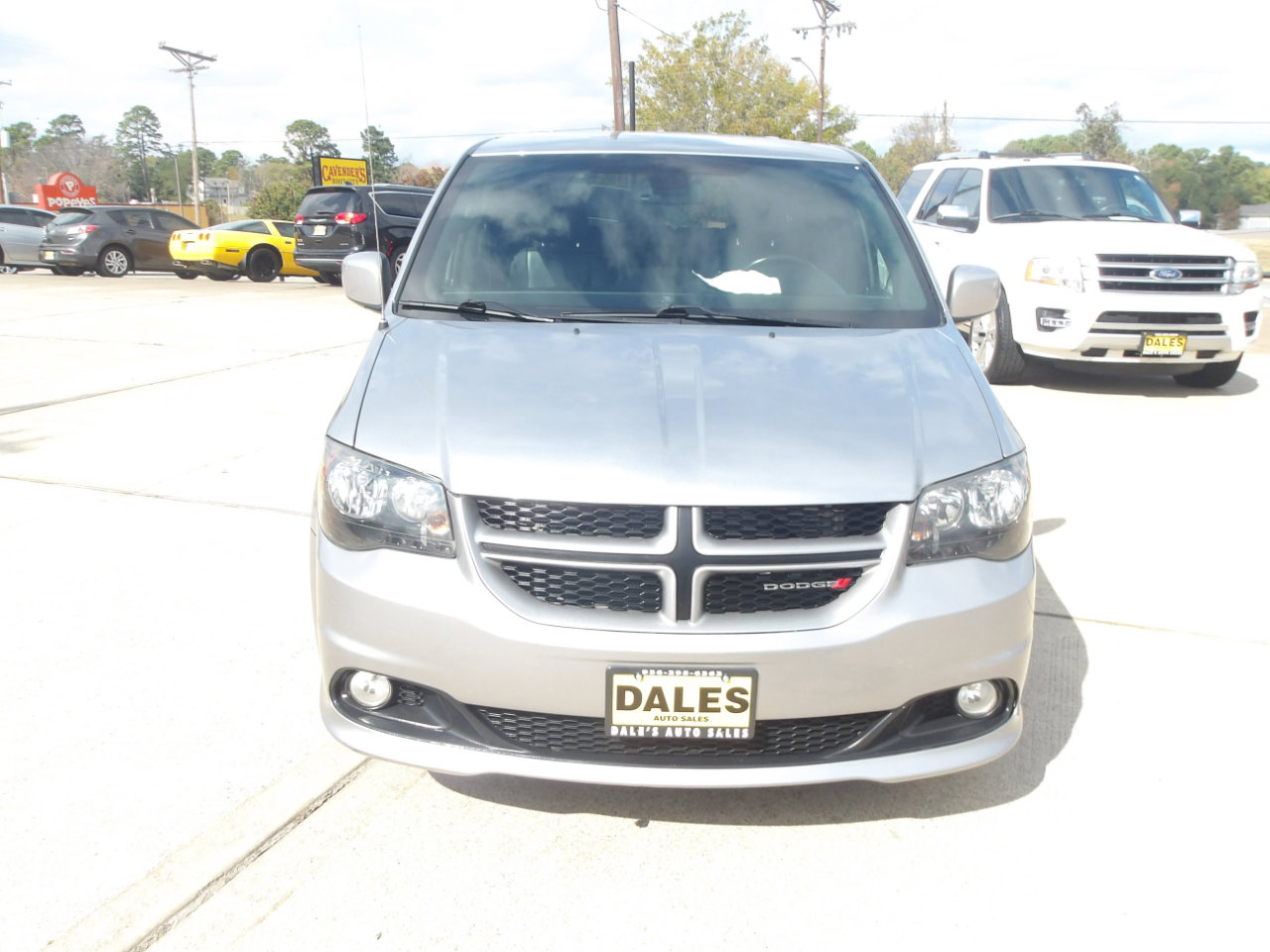 Used 2019 Dodge Grand Caravan GT image 3