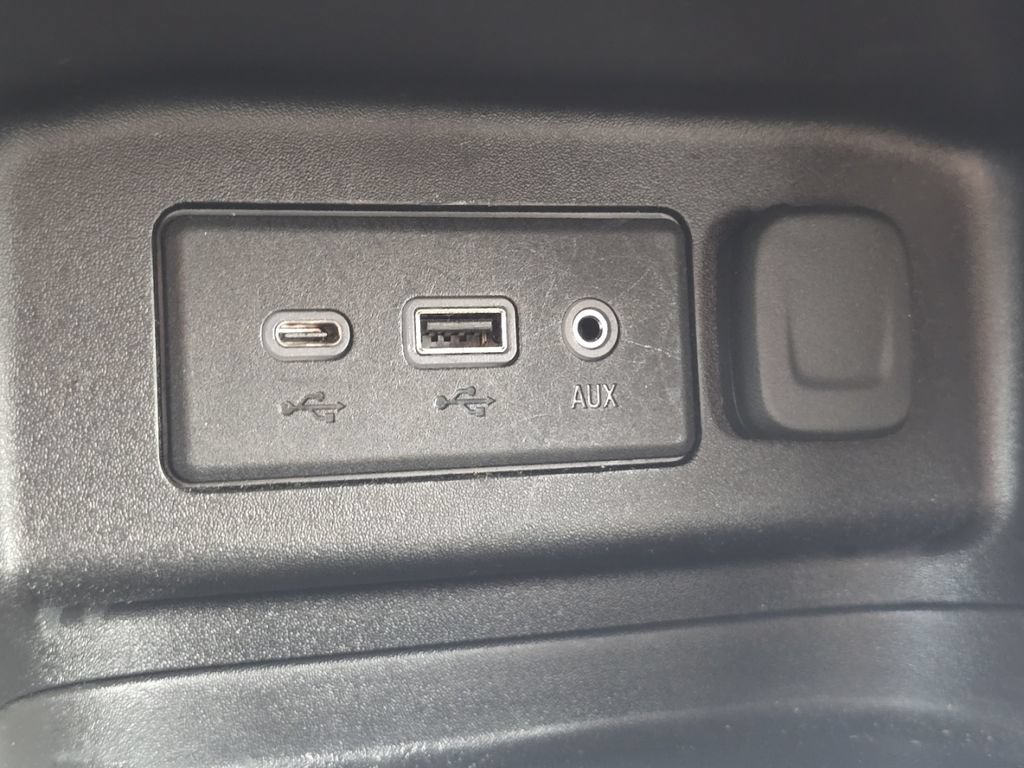 Used 2019 Chevrolet Equinox LT FWD image 27