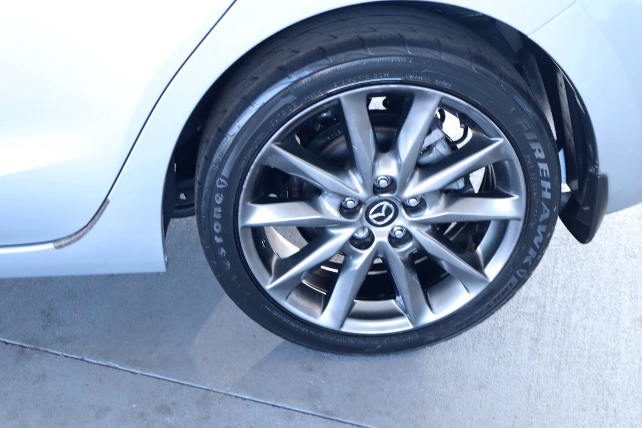 Used 2018 MAZDA MAZDA3 Touring FWD image 43
