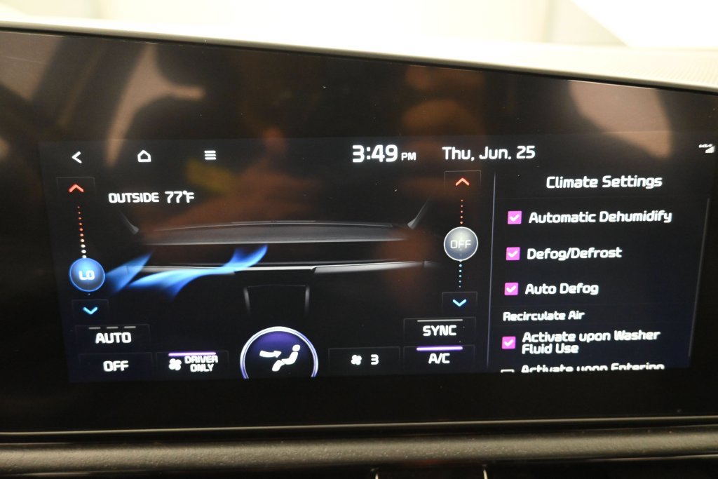 Used 2023 Kia Niro EX FWD image 15