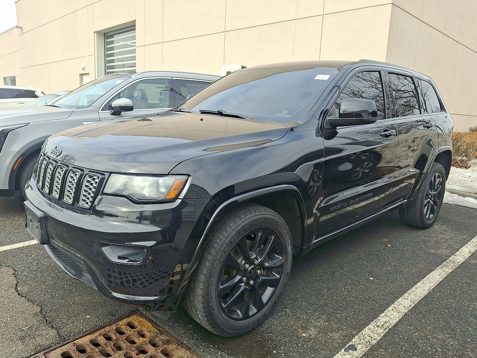Used 2017 Jeep Grand Cherokee Altitude