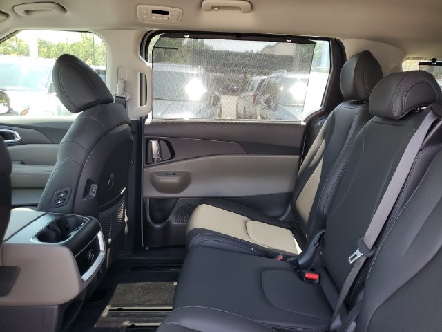 New 2026 Kia Carnival EX FWD image 15