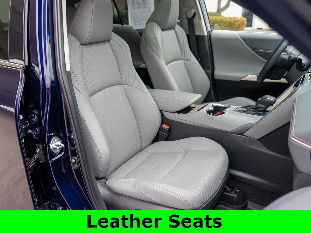 Used 2024 Toyota Venza Limited image 9