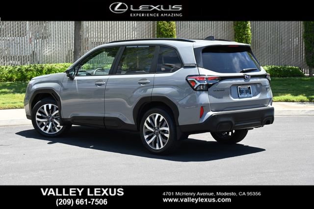 Used 2025 Subaru Forester Touring w/ Popular Package - Touring AWD/4WD image 4