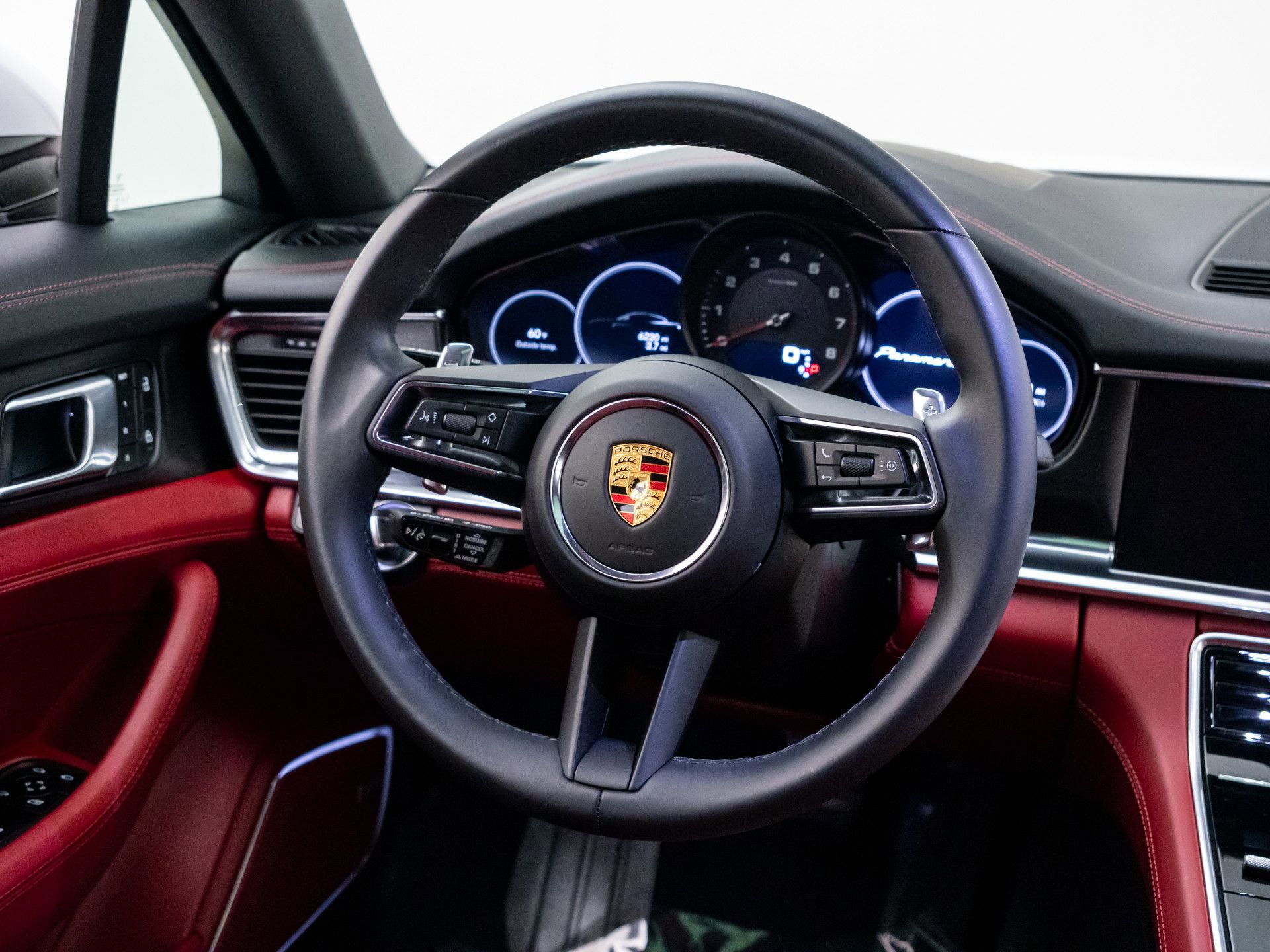 Certified 2023 Porsche Panamera 4 Platinum Edition AWD/4WD image 12