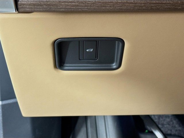 New 2026 Land Rover Range Rover SE image 10