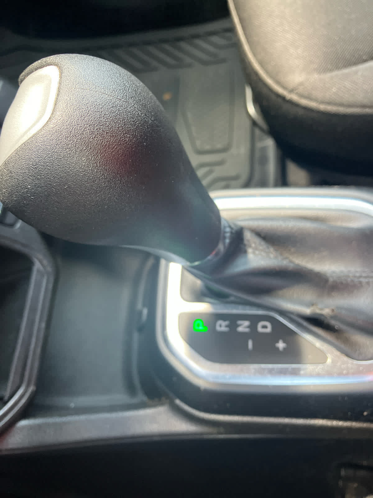 Used 2021 Jeep Renegade Latitude FWD image 25