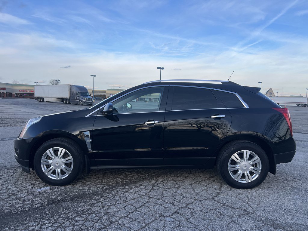 Used 2012 Cadillac SRX Luxury image 2