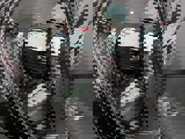 Used 2019 Jaguar XF Prestige image 26