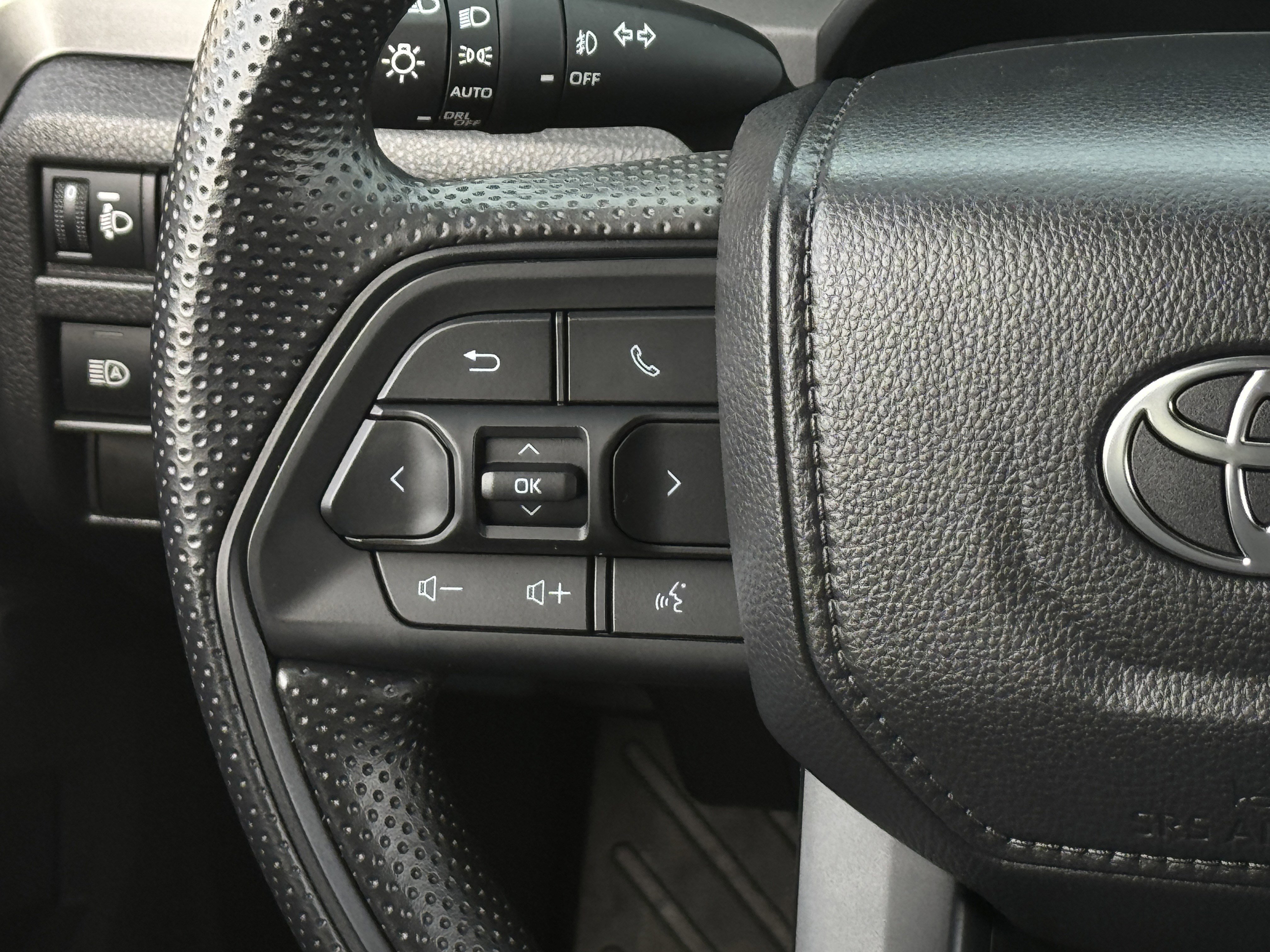 New 2025 Toyota Tacoma SR5 image 15