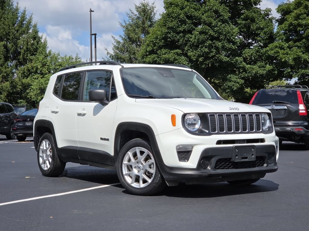 Used 2022 Jeep Renegade Sport w/ Sport Appearance Group FWD image 2