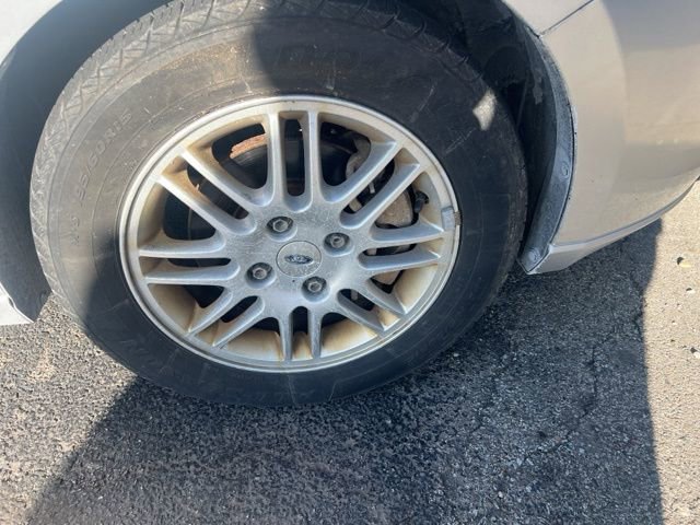 Used 2011 Ford Focus SE w/ 201A Rapid Spec Order Code image 3