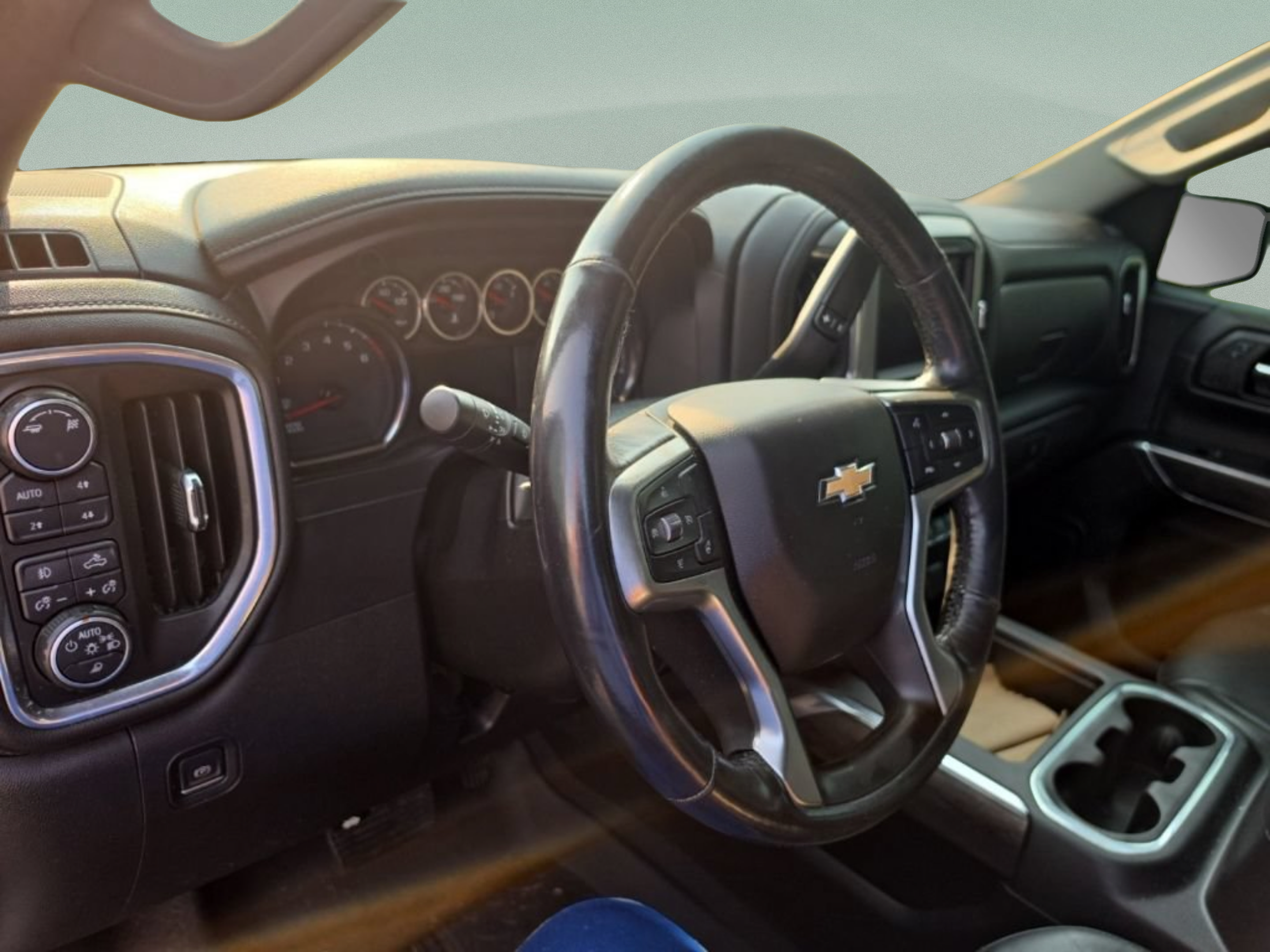 Used 2019 Chevrolet Silverado 1500 LTZ w/ LTZ Plus Package AWD/4WD image 11