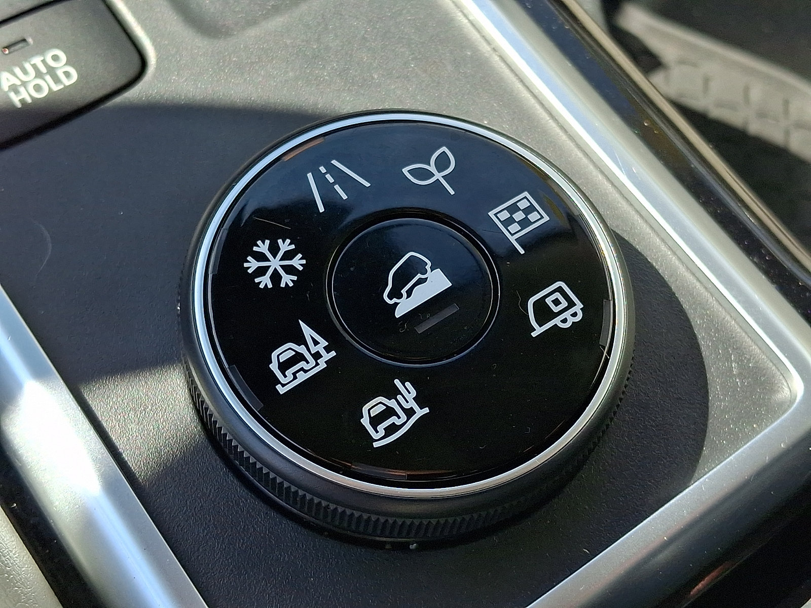 Used 2022 Nissan Pathfinder SV AWD/4WD image 24