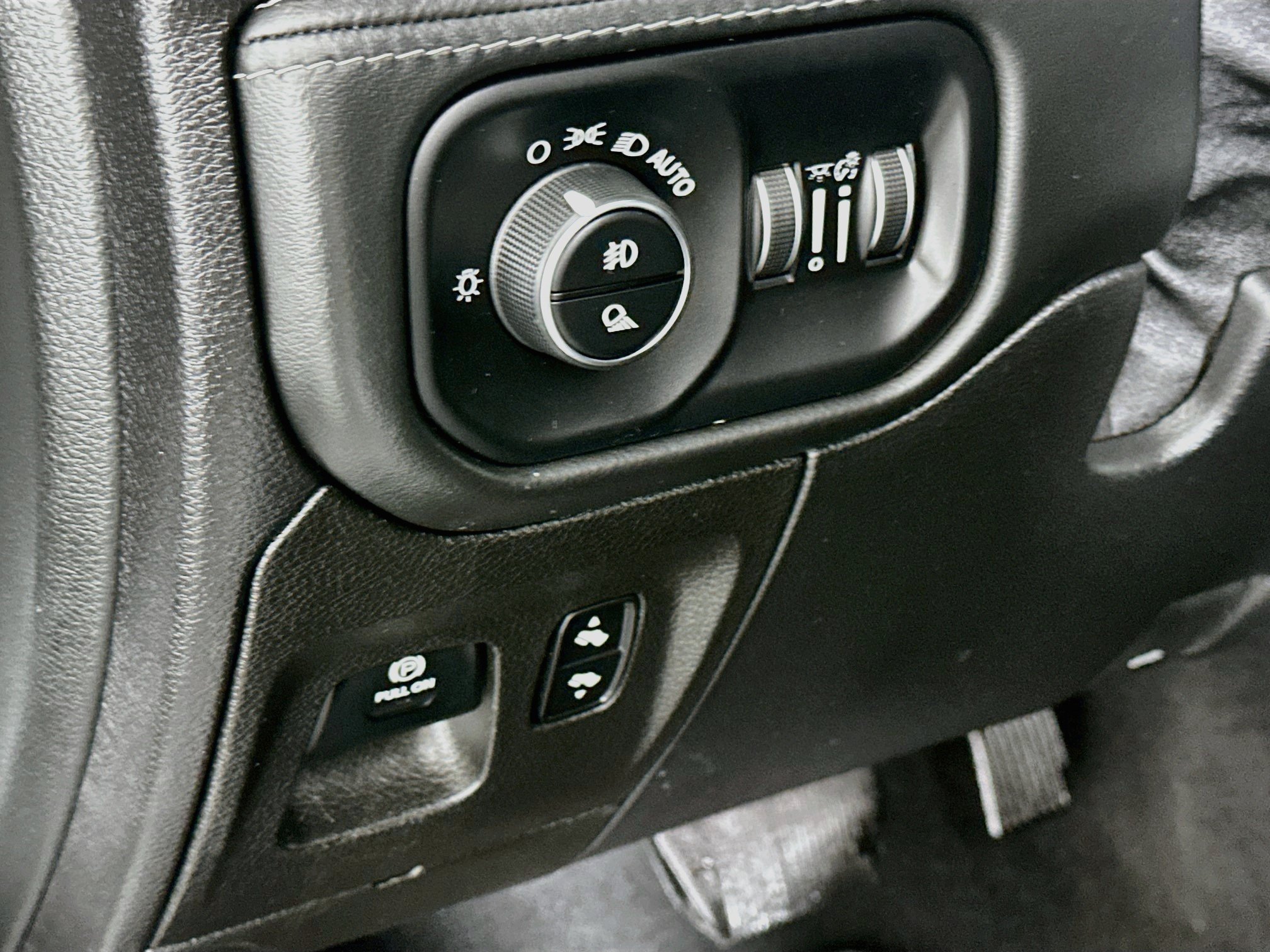 Used 2019 RAM 1500 Limited RWD image 16