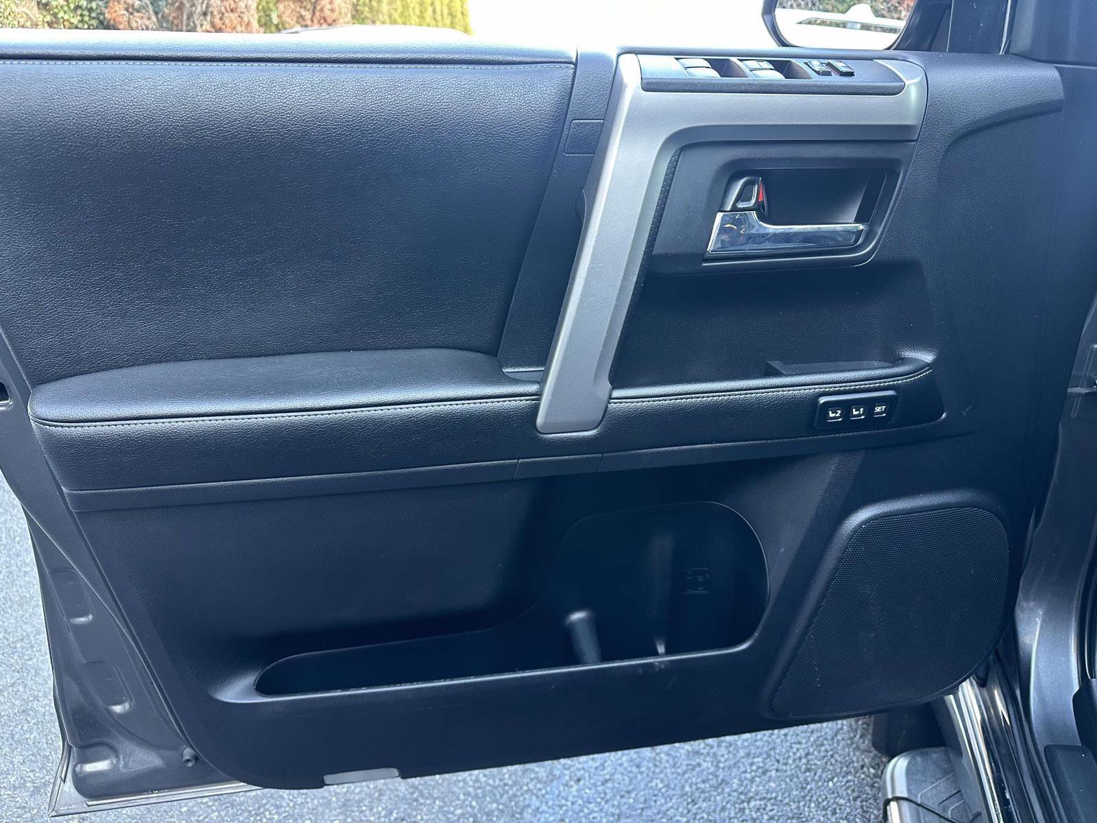 Used 2014 Toyota 4Runner Limited image 18