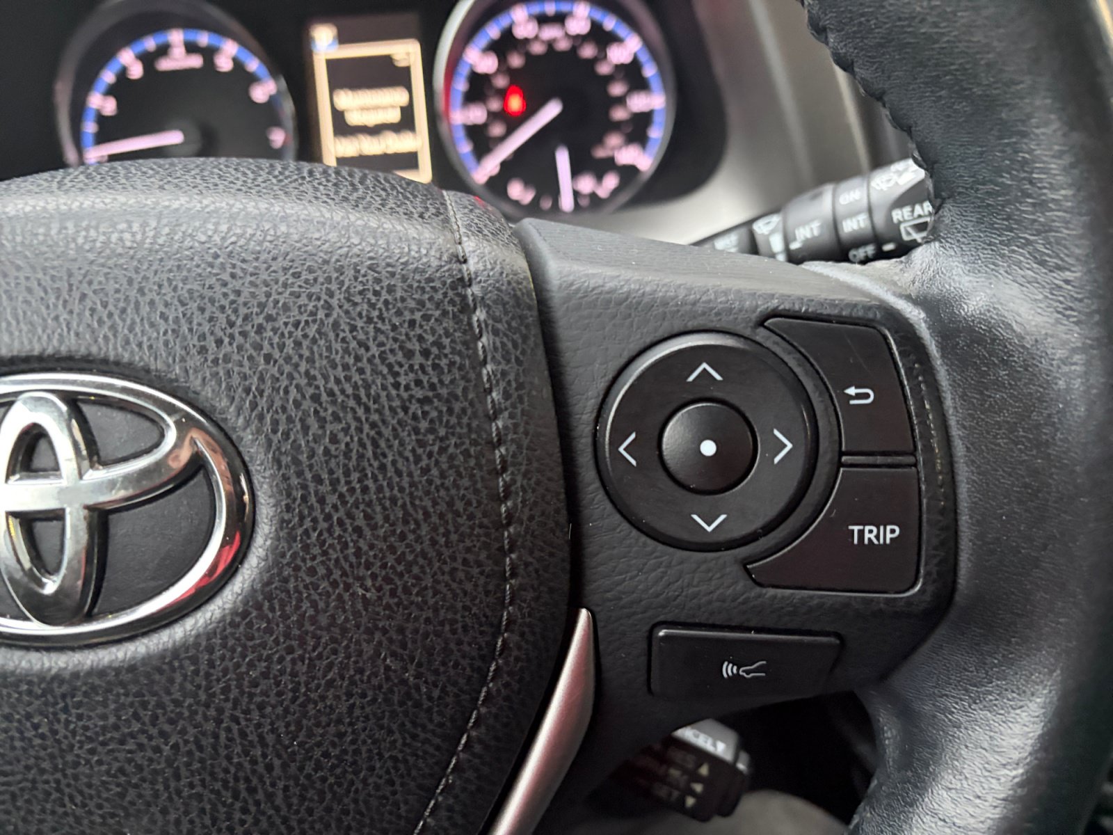 Used 2017 Toyota RAV4 Limited AWD/4WD image 20